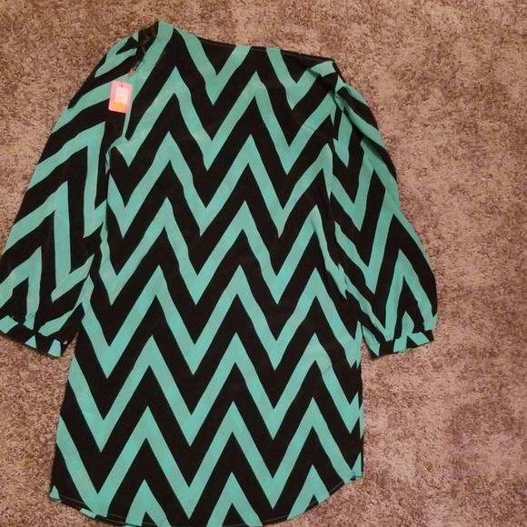 Dress - Picture 3 of 5